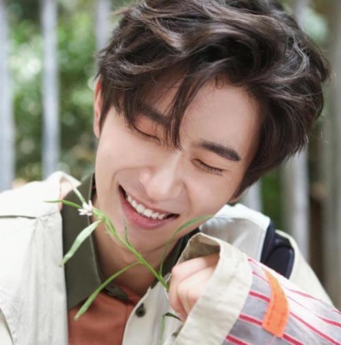 继白敬亭胡一天后，又一初恋脸男神走红，刚出道就被芒果台力捧