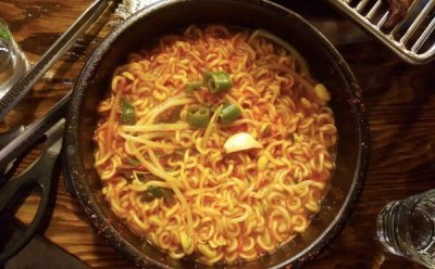 ​长期吃方便面会怎么样，抵抗力下降（容易出现口腔溃疡）