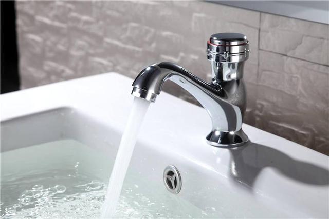 水龙头长期漏水的原因（水龙头为何总是无故漏水）(13)