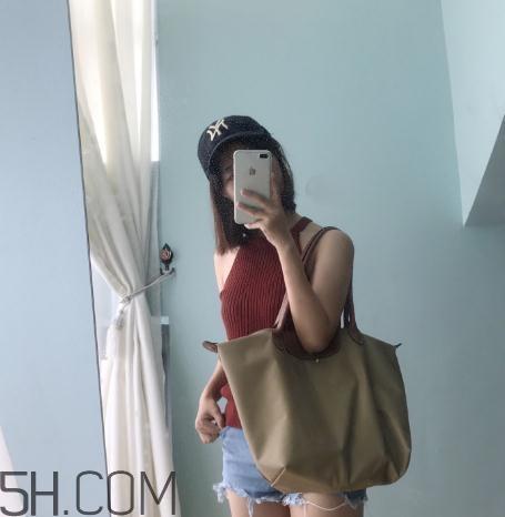 珑骧饺子包多少钱？longchamp饺子包价格