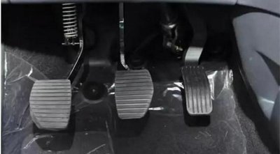 ​离合器踩下去弹不上来挂不上档怎么回事