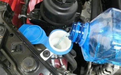 ​玻璃水冻住了发动机能化开吗