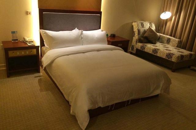 为何钟点房只能白天开，4个小时能干什么？前台小妹说出其中猫腻