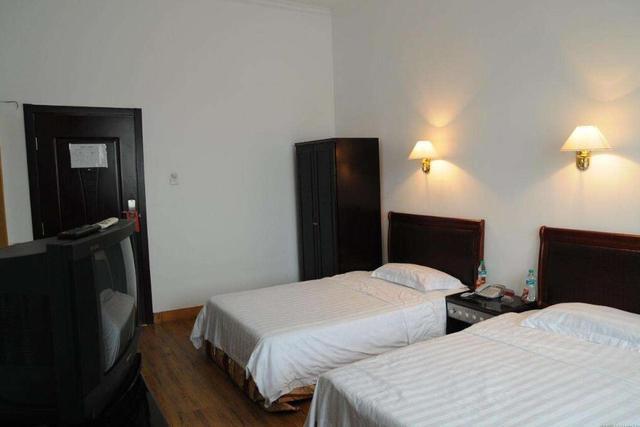 为何钟点房只能白天开，4个小时能干什么？前台小妹说出其中猫腻