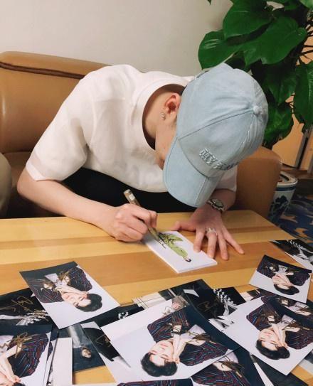 张云雷自曝是吃货，为美食和郭麒麟开车两个钟，觉得曹鹤阳可爱