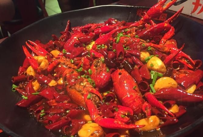 两个人簋街吃小龙虾多少钱