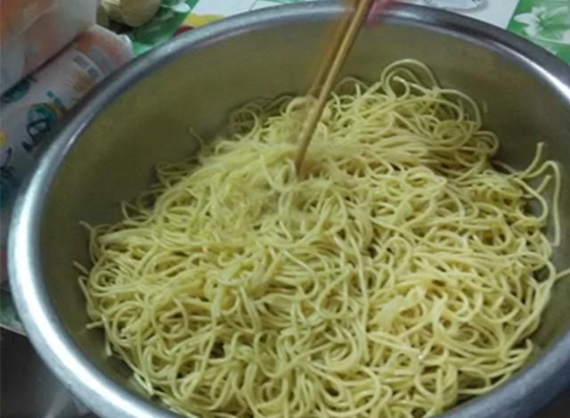 热干面芝麻酱还是花生酱，热干面的芝麻酱发苦怎么办？图11