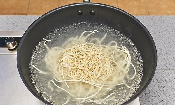 热干面芝麻酱还是花生酱，热干面的芝麻酱发苦怎么办？图10