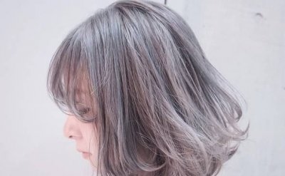 老人死后女儿要注意,父亲过世女儿要穿什么颜色衣服