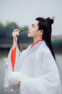 ​初见时惊鸿一瞥 南柯一梦是你重逢时始料未及 别来无恙 也是你 出