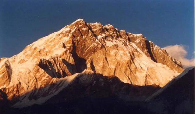 喜马拉雅山峰最新高度(10座8000米高峰汇聚于此)(36)