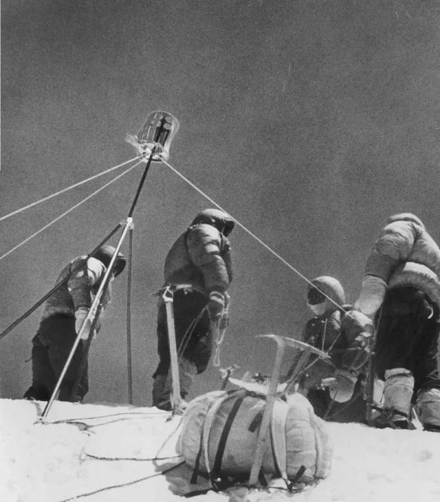 喜马拉雅山峰最新高度(10座8000米高峰汇聚于此)(23)