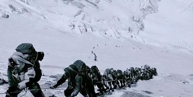 喜马拉雅山峰最新高度(10座8000米高峰汇聚于此)(16)