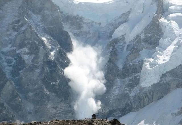 喜马拉雅山峰最新高度(10座8000米高峰汇聚于此)(32)