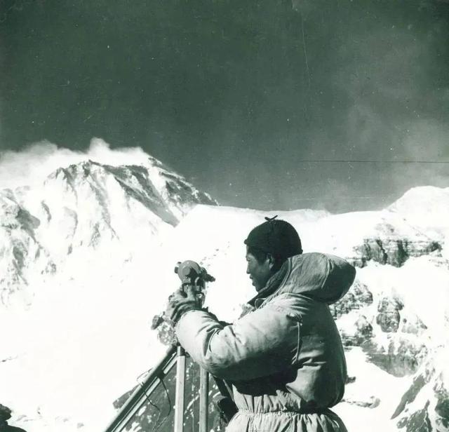 喜马拉雅山峰最新高度(10座8000米高峰汇聚于此)(22)