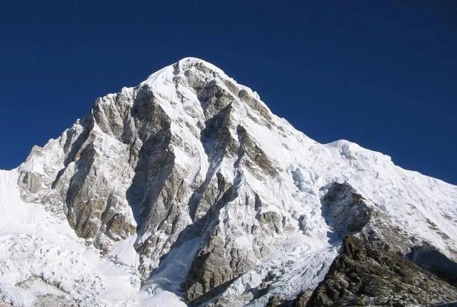 喜马拉雅山峰最新高度(10座8000米高峰汇聚于此)(37)