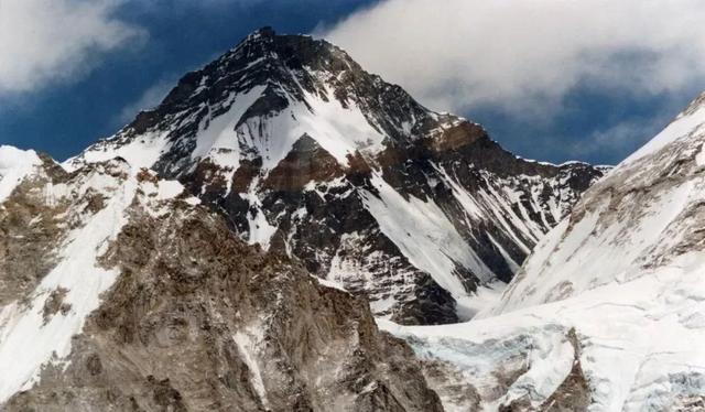 喜马拉雅山峰最新高度(10座8000米高峰汇聚于此)(35)