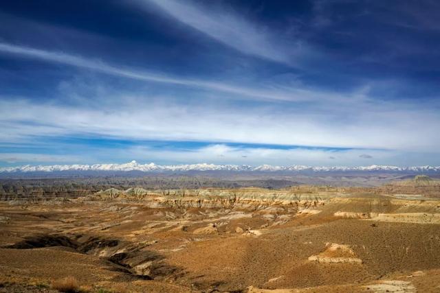 喜马拉雅山峰最新高度(10座8000米高峰汇聚于此)(1)
