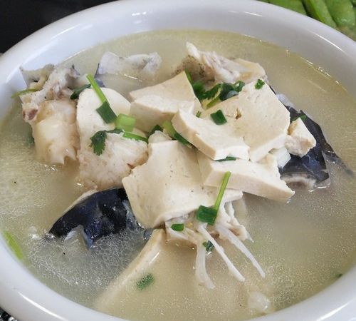 大鱼头煮豆腐的做法