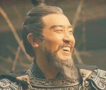 马超投靠刘备后,他在蜀汉担任的官职有何改变?