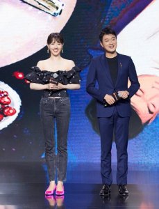 白百合和张爱朋的故事