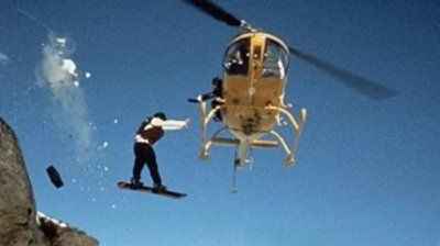 《警察故事4》幕后冷知识:成龙为“献身”因拍此戏差点溺亡